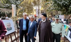 بیش از ۸۰۰ هنرمند در نخستین گالری خیابانی شهریار آثار خود را به نمایش گذاشتند