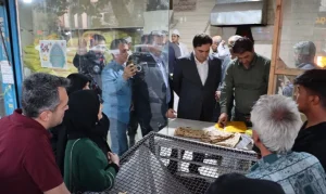 تضمین کیفیت و نرخ مصوب نان؛ فرماندار شهریار نانوایی‌ها را بازرسی کرد