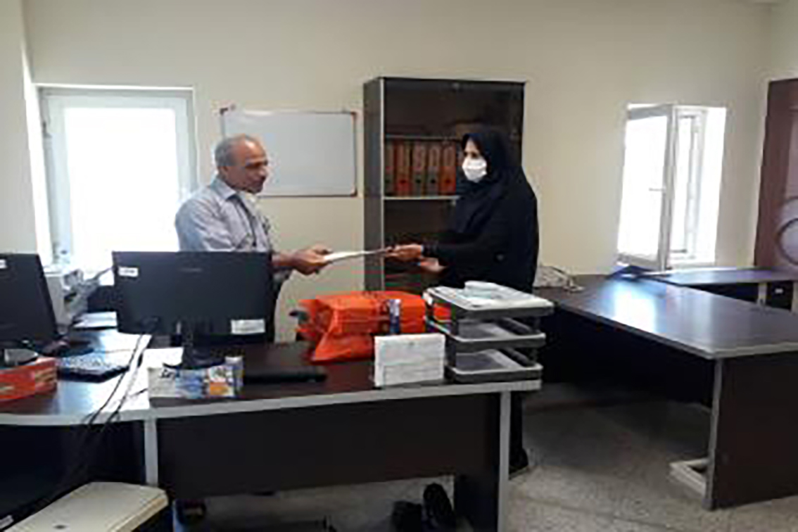 تقدیر رئیس بهزیستی شهرستان قدس از آزاده ۸ سال دفاع مقدس