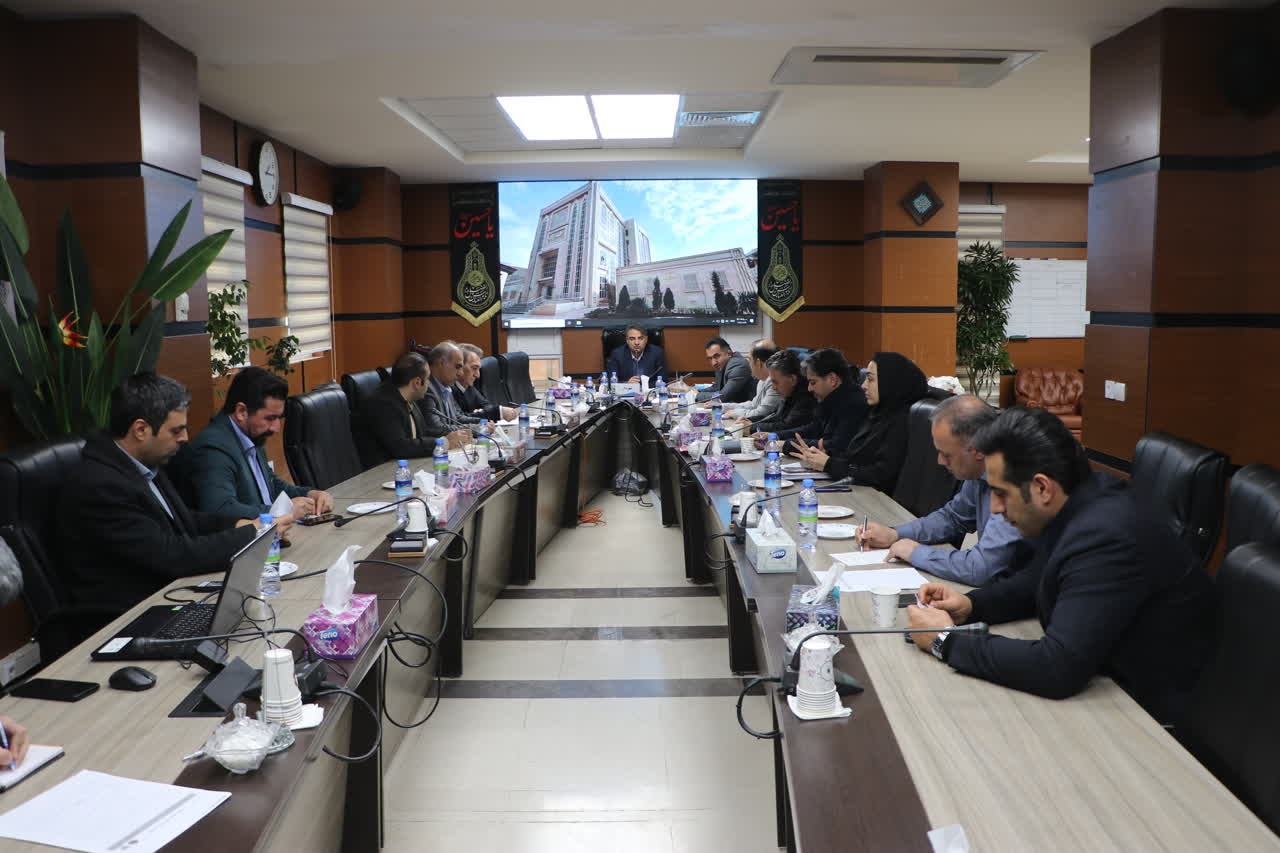 تکریم ارباب رجوع و گره گشایی ازمشکلات مردم