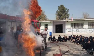دوره آموزشی اطفای حریق در مدرسه زکیه صباشهر