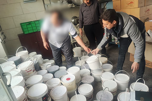 معدوم‌ سازی مواد غذایی - معدوم‌سازی 840 کیلوگرم ژله، مربا و دراژه تاریخ‌ مصرف گذشته در شهرستان شهریار