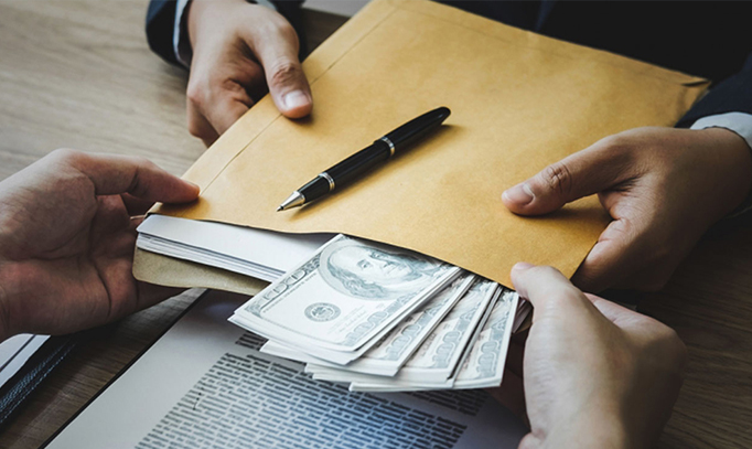 پشت ماجرای پرونده ۲۰ هزار دلاری کیست؟!